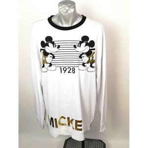Disney Store Sweat Shirt Size 2XL Mickey Mouse New ❤️